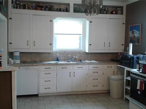 4th image of 2625 Hunt St