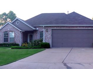 8902 S 92nd Pl E, Tulsa, OK 74133