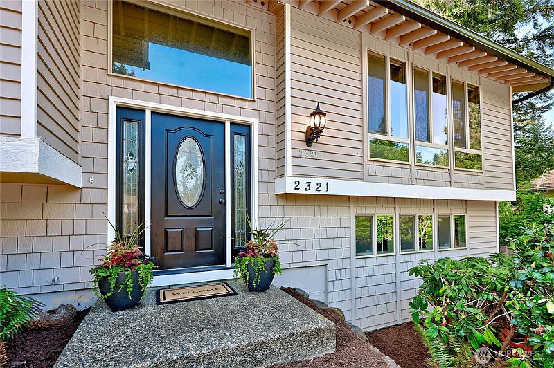 3rd image of 2321 NE Eton Lane