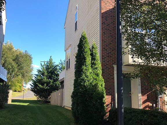 4th image of 128 Pittman Ct