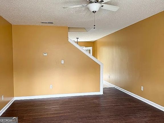 3rd image of 1202 Pinedale Cir NW
