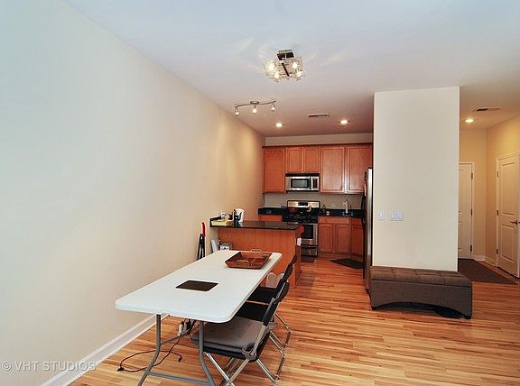 4th image of 1124 Lake St #406