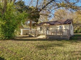 1953 W Thoman St, Springfield, MO 65803
