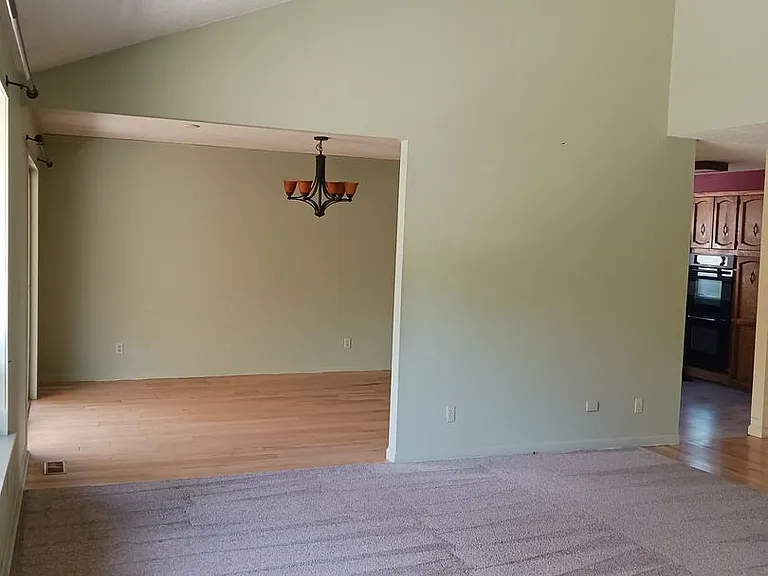 708 Highland Dr — Photo 6