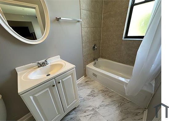 5th image of 6957 S Wabash Ave #1