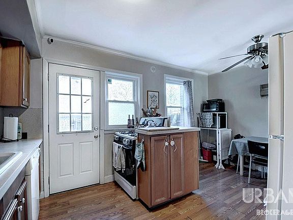 4th image of 15903 Powells Cove Blvd