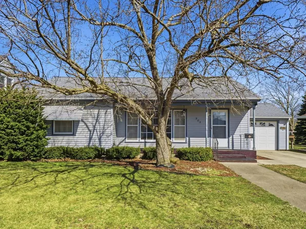 505 W Prospect St, New Hampton, IA 50659