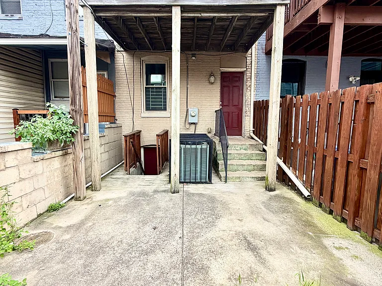 32 N Potomac St — Photo 20