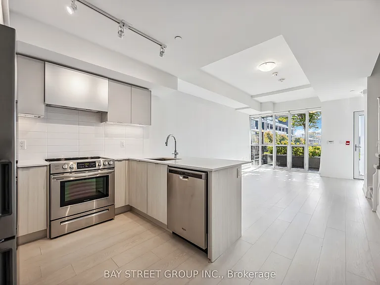 30 Gibbs Rd #Townhouse 101 — Photo 8