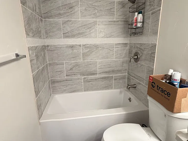 909 W Bullion St #B — Photo 11