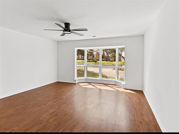4th image of 7607 Meadow Oaks Dr #7607
