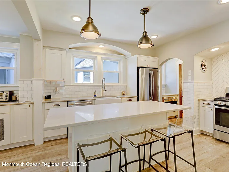 570 N Edgemere Dr #A — Photo 18