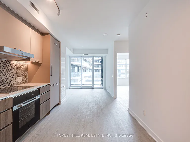 8188 Yonge St #202 — Photo 6