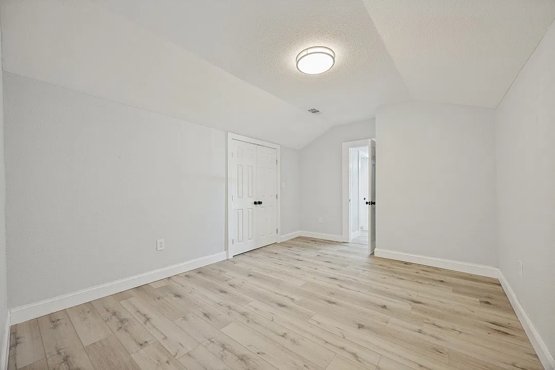 2 bed, 1500 sqft, $1,000 — Photo 4