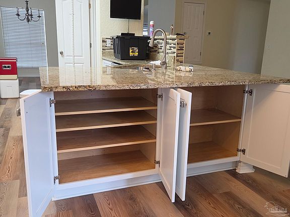 5th image of 4613 Isles Dr