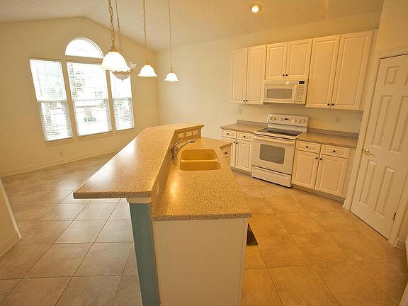 5th image of 138 Sunset Cir S