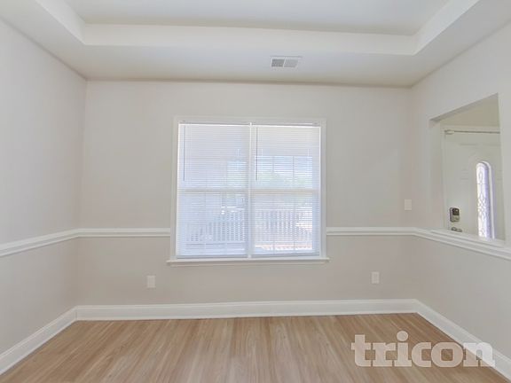 4th image of 2304 Larkspur Ln