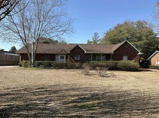 105 Rainbow Dr, Dothan, AL 36303