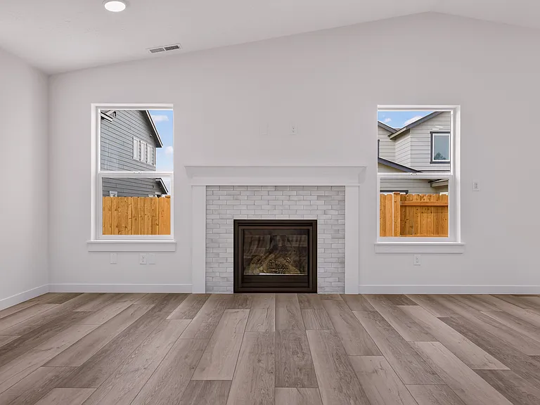 21444 Livingston Dr — Photo 15