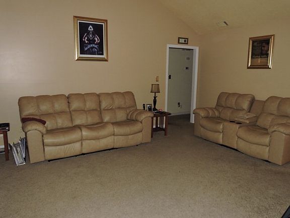 3rd image of 3521 Stafford St