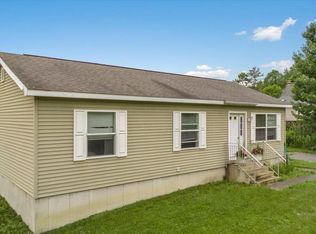 3 Chelsea Ln, Lewiston, ME 04240