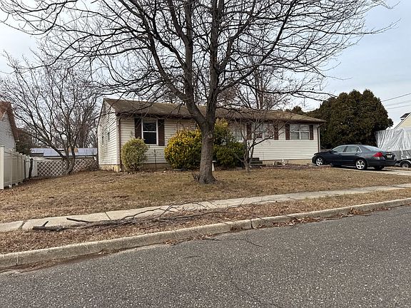 3rd image of 265 Middlesex Ave