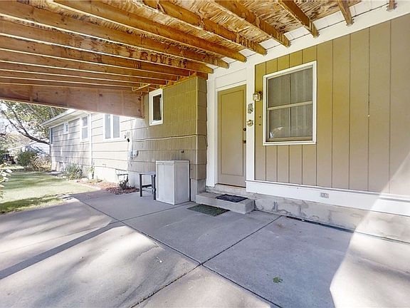 3rd image of 8345 Vernon Cir