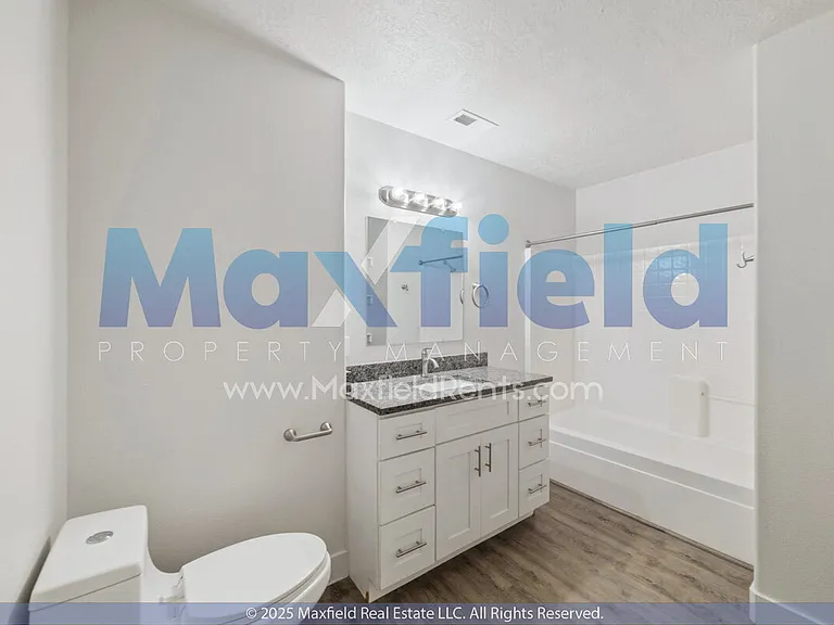2737 E 750 N #4 — Photo 14