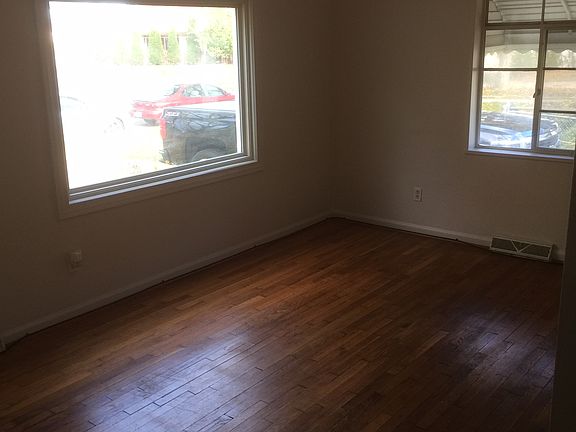 4th image of 257 W Goulson Ave