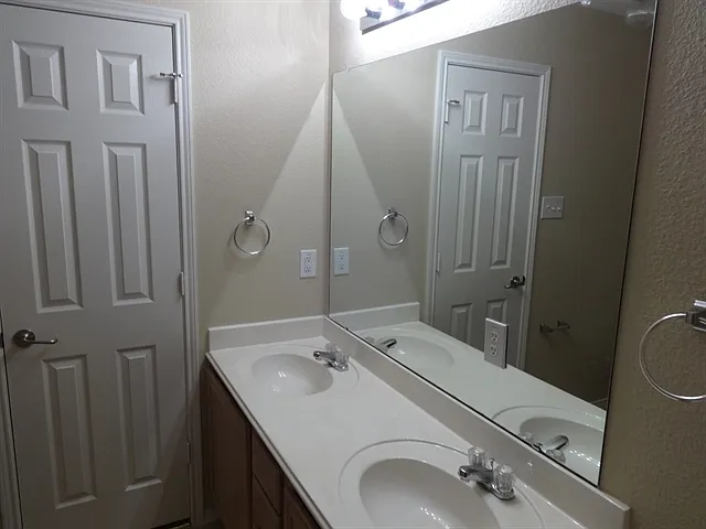 616 Bent Oak Dr — Photo 9