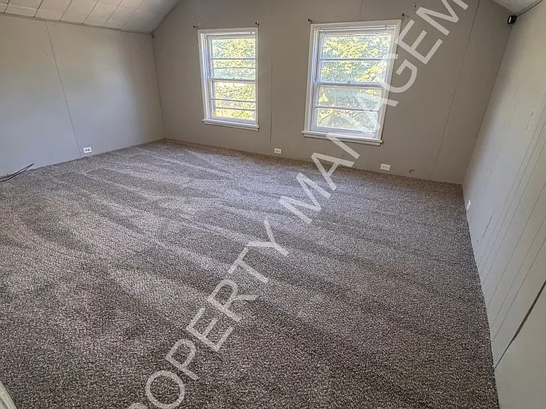 316 N Jackson — Photo 7