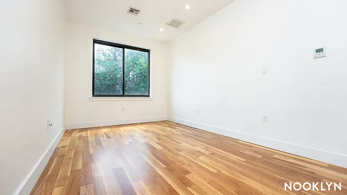 Rented by Nooklyn NYC LLC | media 31