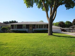 8811 61st Ave N, New Hope, MN 55428