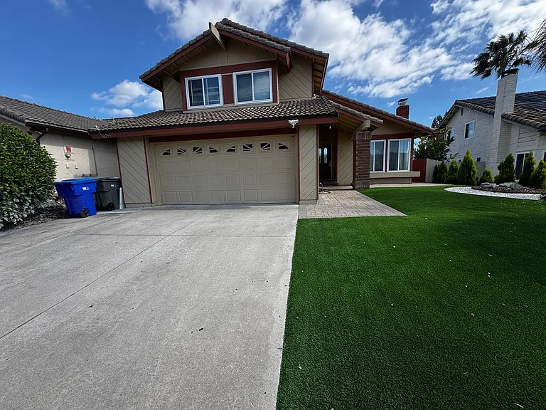 10295 Moorpark St — Photo 1