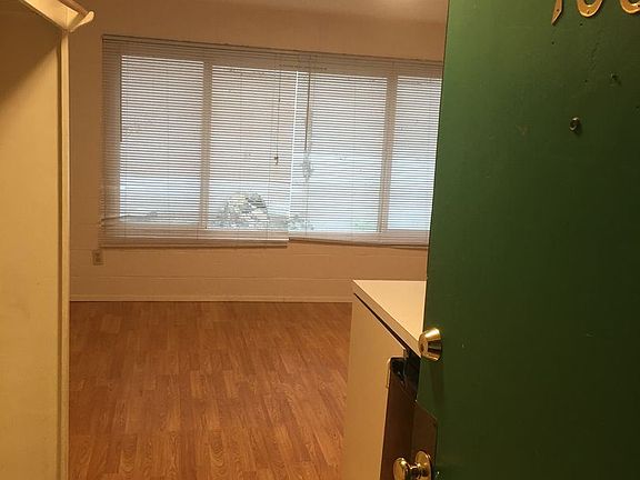 2nd image of 1642 Melrose Ave APT 106