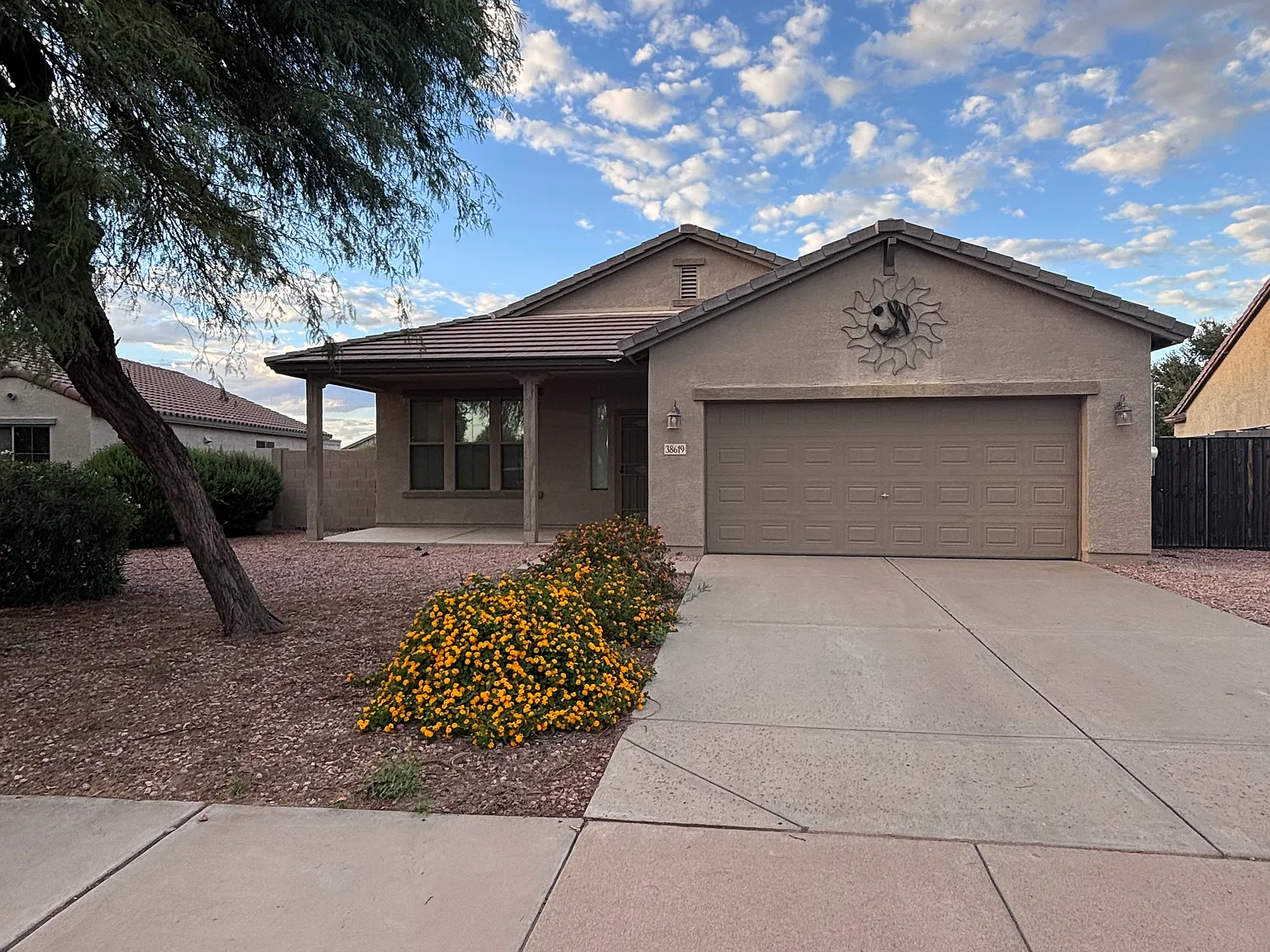 3 bed, 1870 sqft, $2,350 — Photo 2