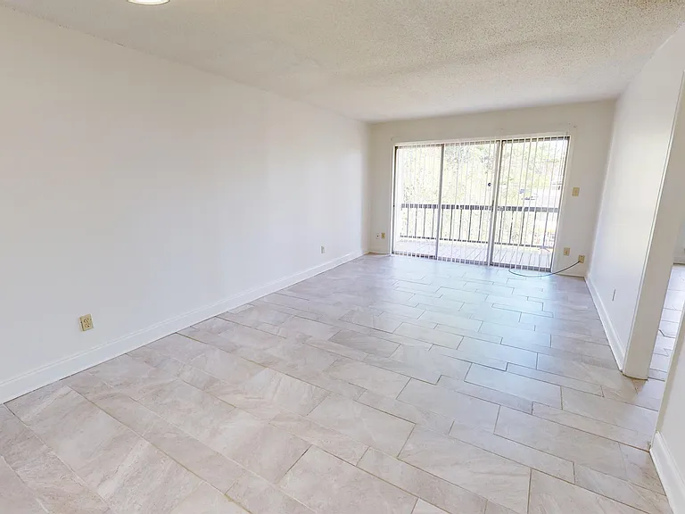 827 S Perry St — Photo 3
