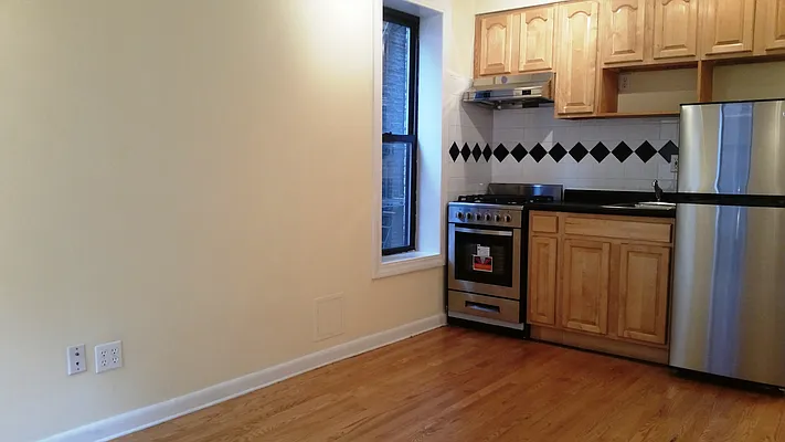 Rented by Waverly Realty Associates | media 52