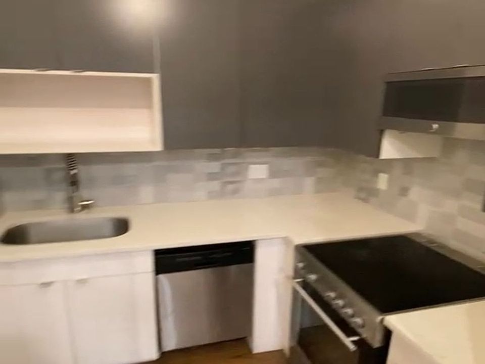 1st image of 2077A Fulton St #2