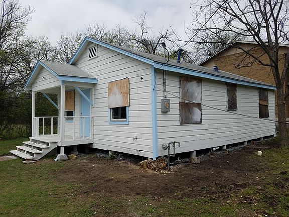 2nd image of 313 E Texas Ave