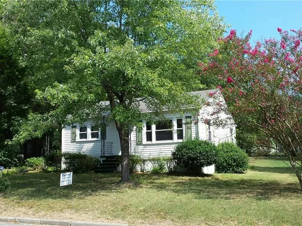 629 NW Market St, Eden, NC 27320