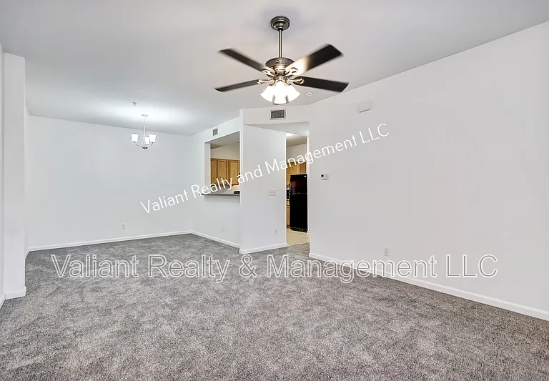 575 Oakleaf Plantation Pkwy #1-1303 — Photo 6