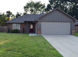19422 King Ranch Dr, Flint, TX 75762