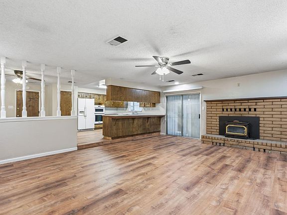 4th image of 10365 E Bullard Ave