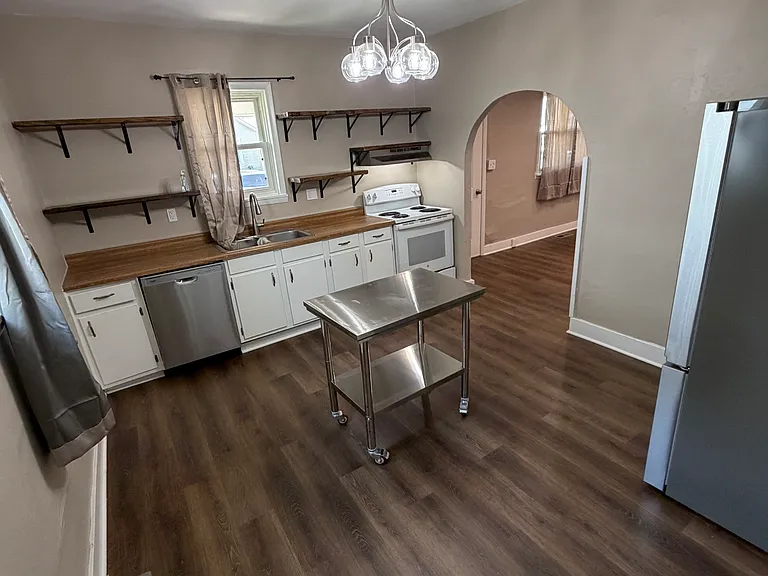 522 E Ward St — Photo 13