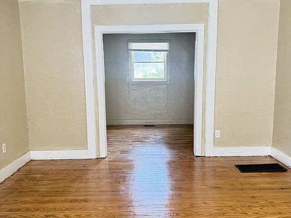 5th image of 225 Trowbridge St