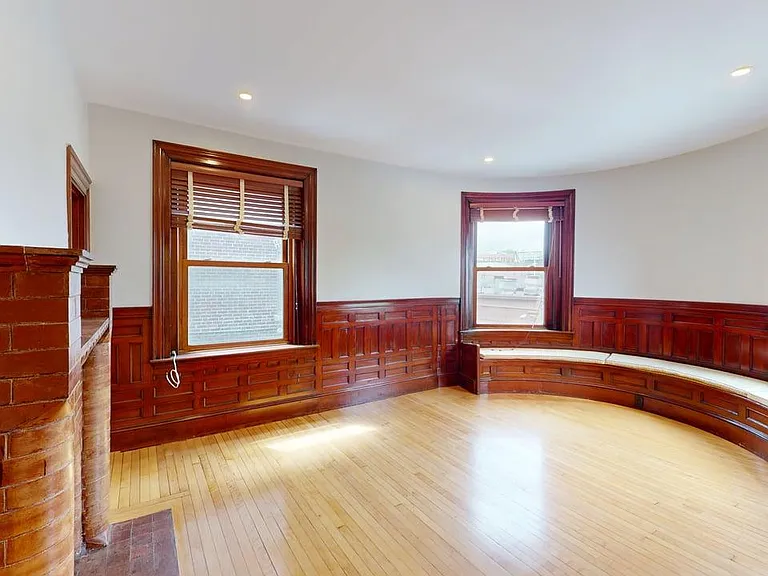 8 Davenport St #3 — Photo 10
