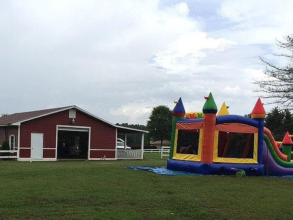 3rd image of 450 Lucas Rd