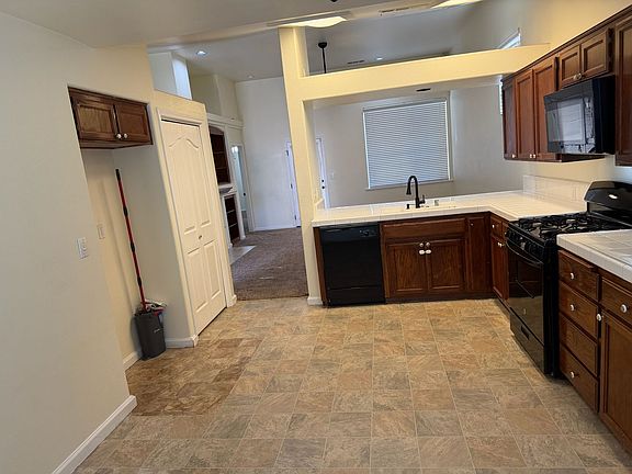 2nd image of 1631 E Victor Ave