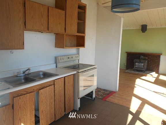 5th image of 1389 E Camano Drive